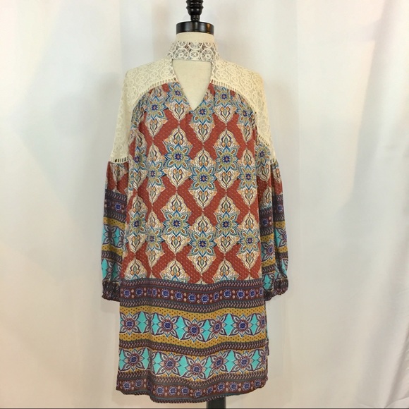entro Dresses & Skirts - Entro boho dress with lace shoulder